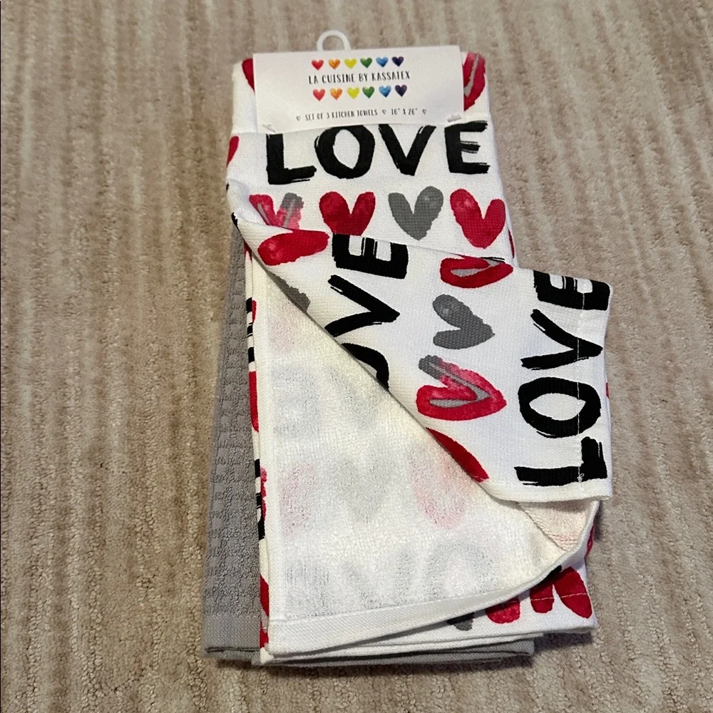 LA CUISINE KASSATEX Kitchen Towels Set of 3 Love Print 16 X 26 NWT Dual Purpose